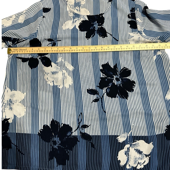 3/$15 item
Plus size blouse by Cocomo Woman - Picture 3 of 8